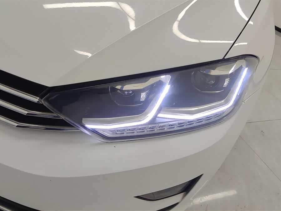 Volkswagen Golf Sportsvan 2017 car image #6