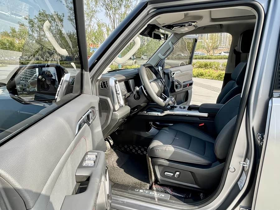 Jetour Traveller 2023 car image #6