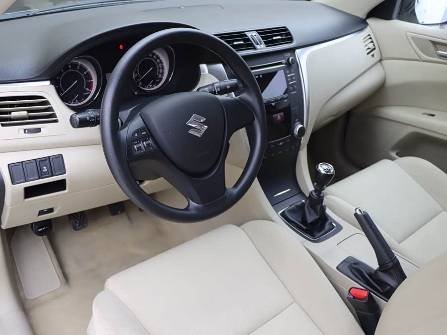 Suzuki 2013 car image #6