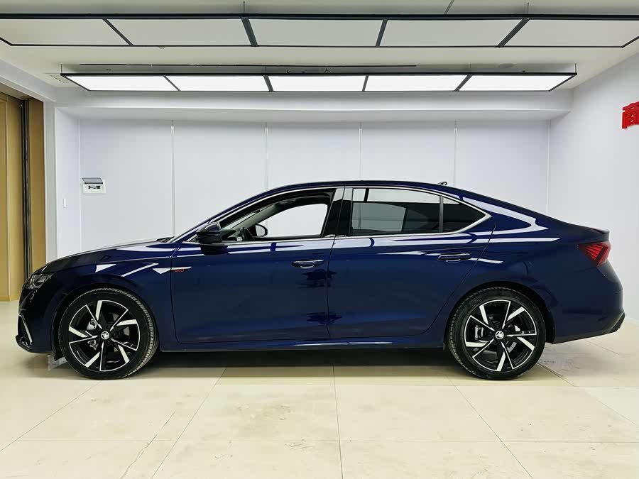 Skoda Octavia 2021 car image #6
