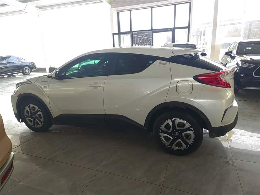 Toyota C-HR EV 2021 immagine di auto #6