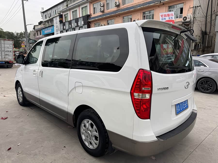 Hyundai H-1 2012 #6 Hyundai H-1 2012 car image #6