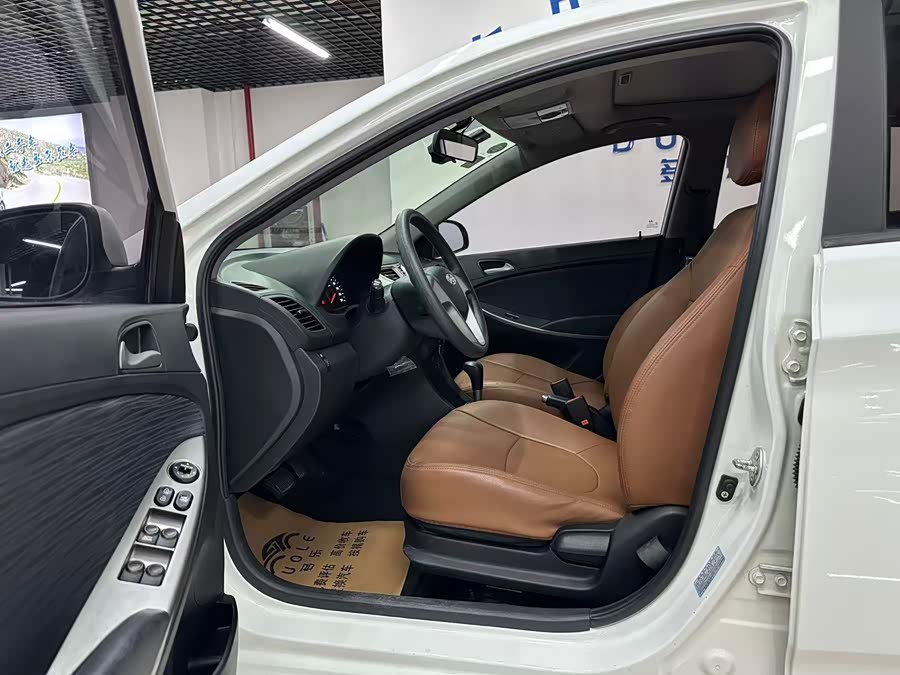 Mazda Reina Hatchback 2017 #6 Mazda Reina Hatchback 2017 car image #6