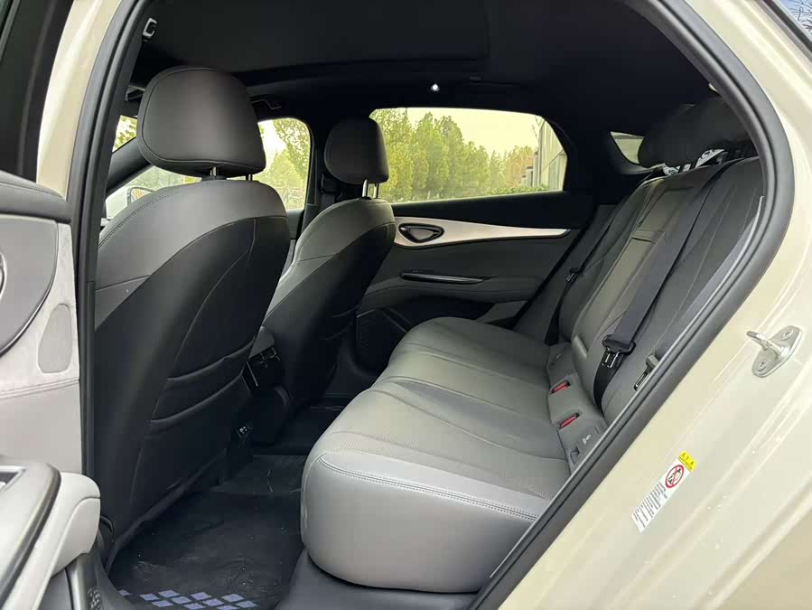 BYD Seal 07 DM-i 2025 car image #6