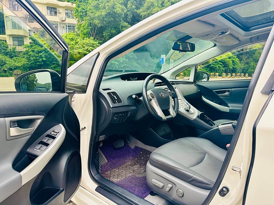 Toyota Prius 2013 immagine di auto #6