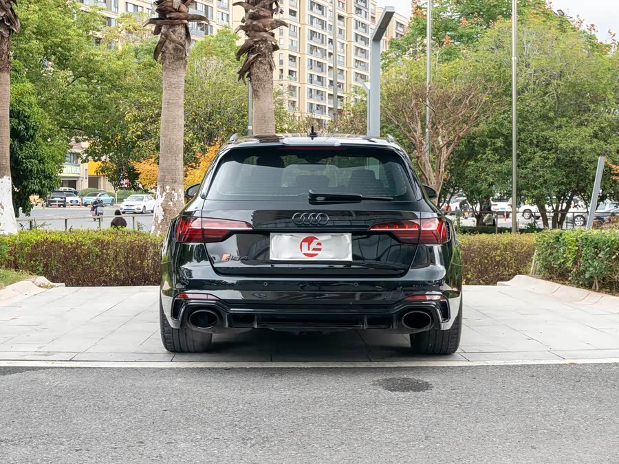 Audi RS 4 2020 car image #6