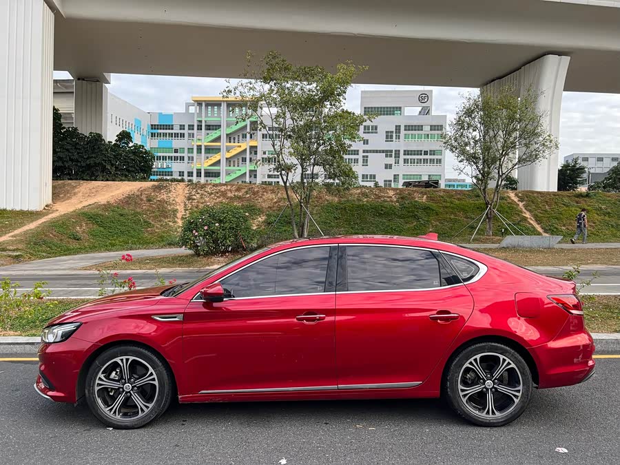 MG 6 New Energy 2018 immagine di auto #6