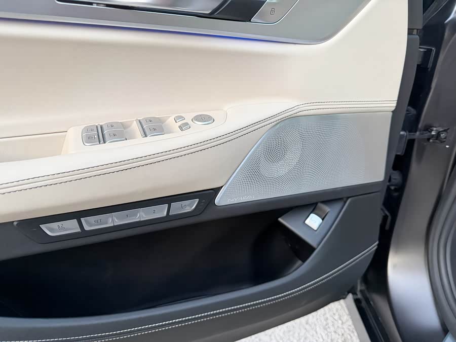 BMW 7 Series 2017 #6 BMW 7 Series 2017 car image #6