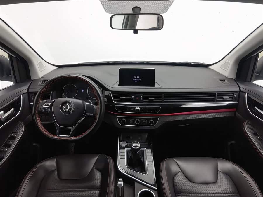 Forthing SX6 2019 car image #6