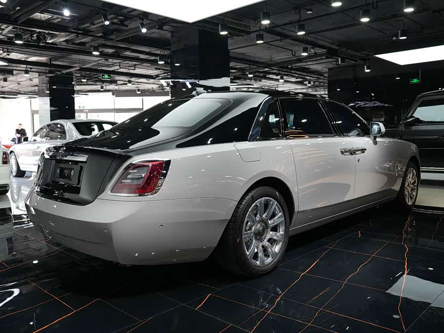 劳斯莱斯 古思特 2023 汽车图片 #6