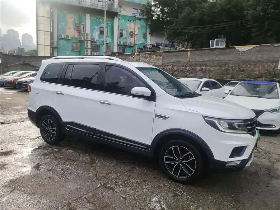 SWM斯威汽车 SWM斯威X3 2018 #6 SWM斯威汽车 SWM斯威X3 2018 汽车图片 #6