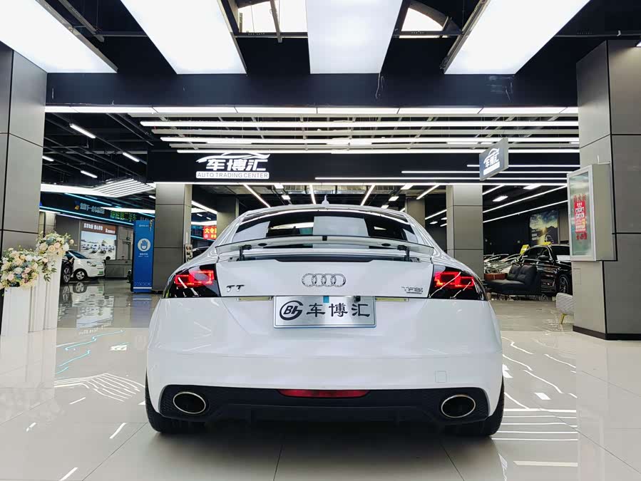 Audi TT 2011 #6 Audi TT 2011 car image #6