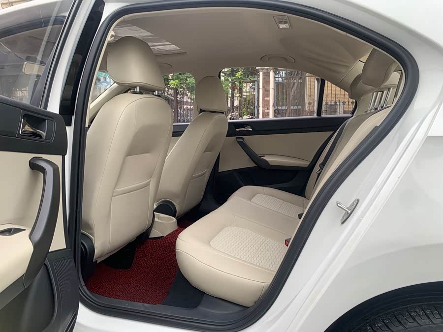 Skoda Rapid 2016 #6 Skoda Rapid 2016 car image #6
