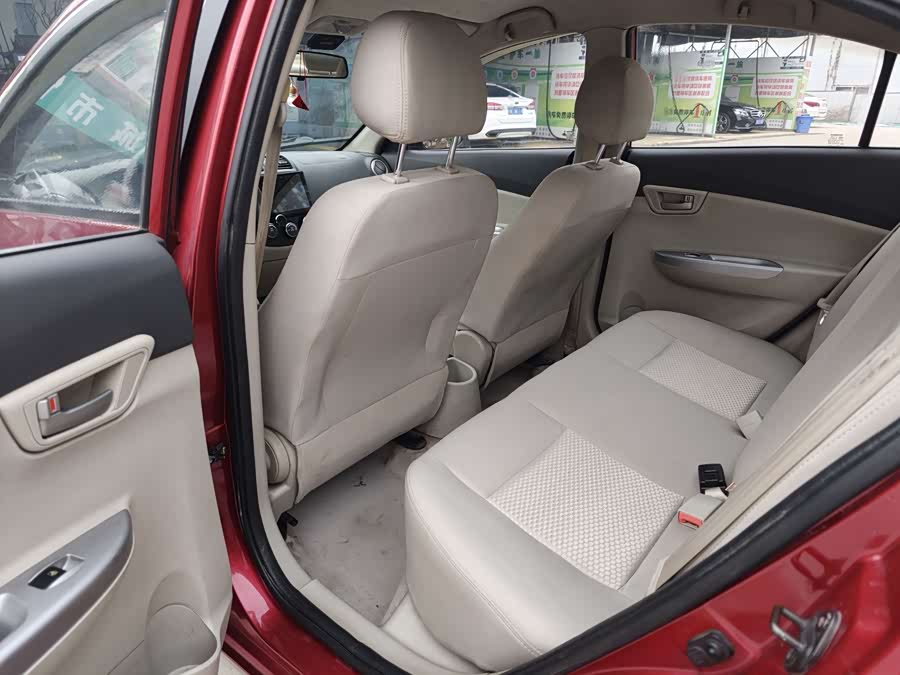 Changan Alsvin V5 2014 car image #6