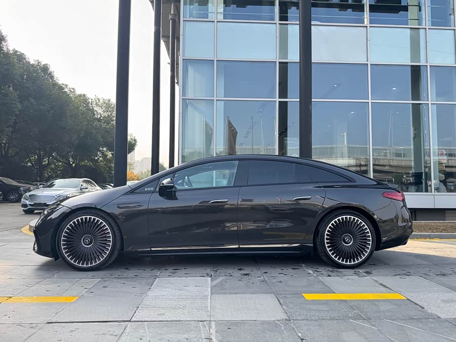 Mercedes-Benz EQS AMG 2024 #6 Mercedes-Benz EQS AMG 2024 car image #6