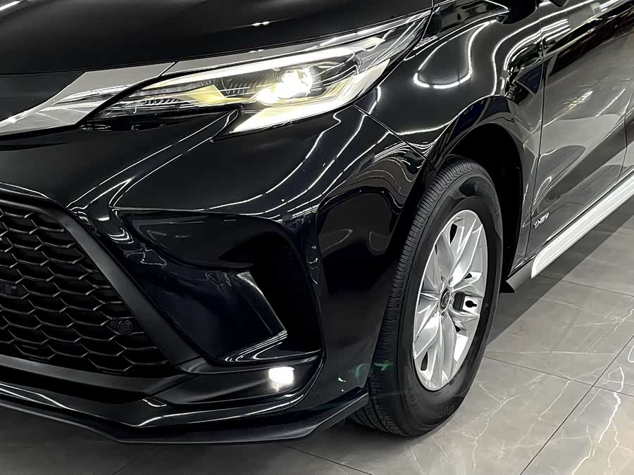 Toyota Granvia 2024 car image #6