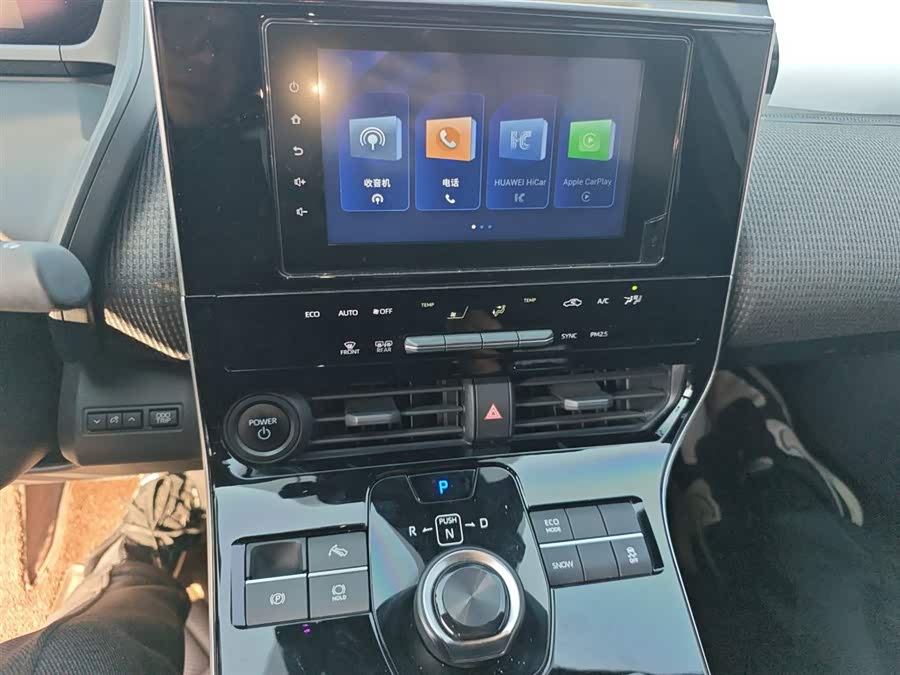 Toyota bZ4X 2024 immagine di auto #6