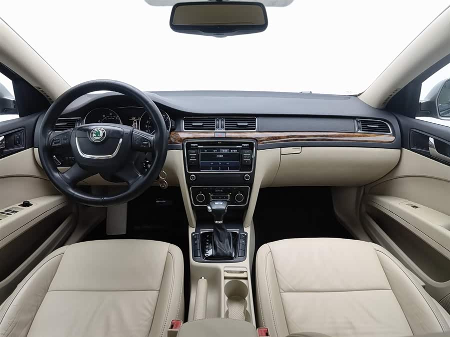 Skoda Superb 2012 immagine di auto #6