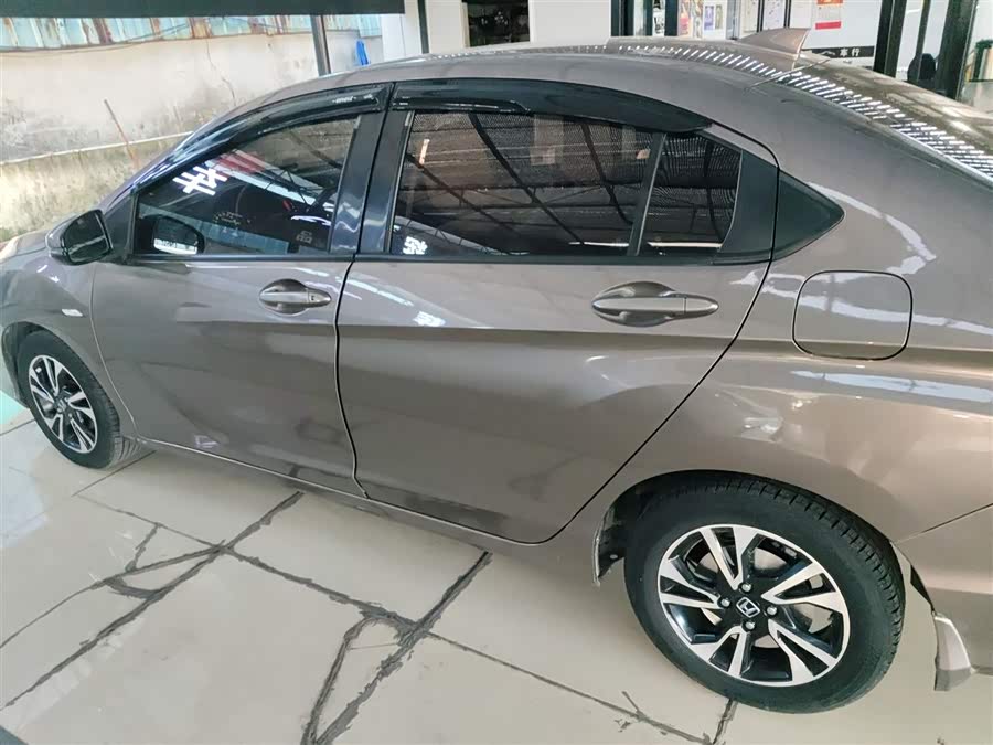 Honda Greiz 2018 car image #6