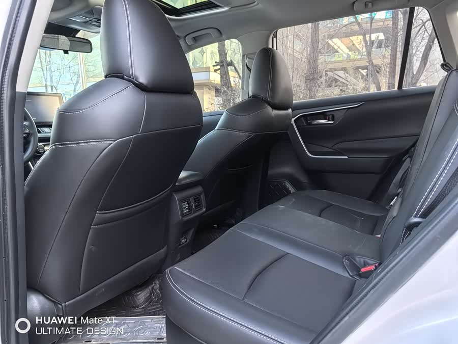 Toyota RAV4 2023 car image #6