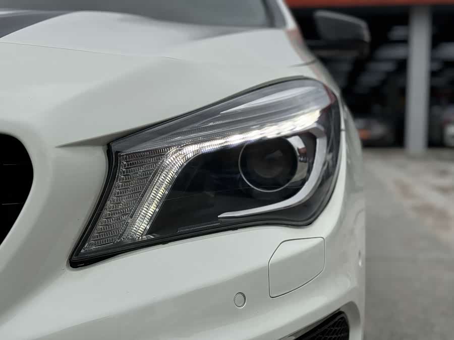 Mercedes-Benz CLA AMG 2015 image de voiture #6