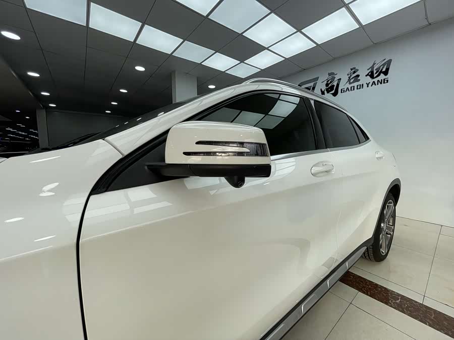 Mercedes-Benz GLA Class 2017 car image #6