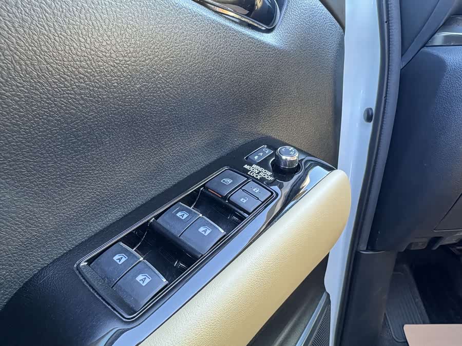 Toyota Alphard 2018 car image #6