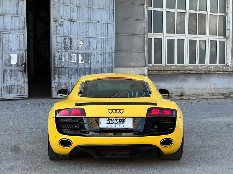 Audi R8 2012 car image #6