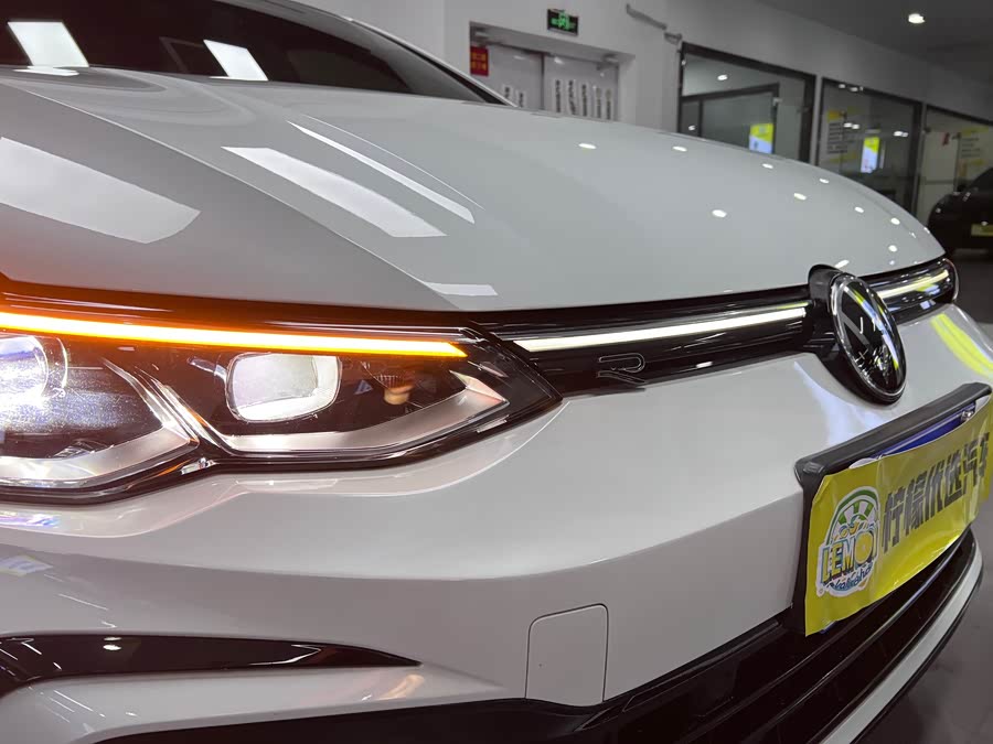 Volkswagen Golf 2022 car image #6