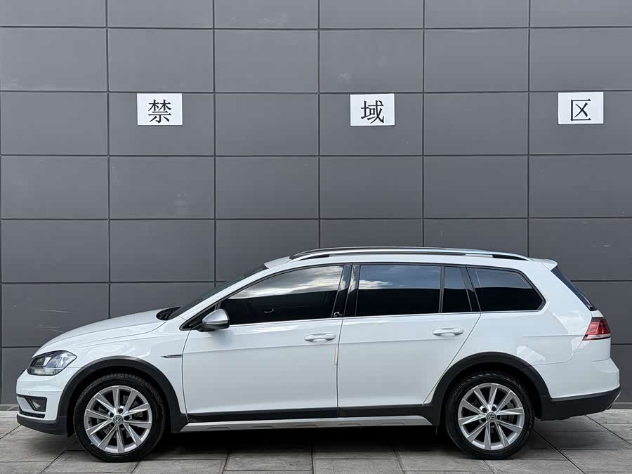 Volkswagen Golf (Imported) 2019 imagem de carro #6