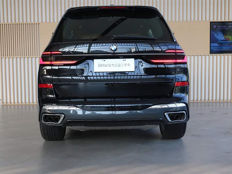 BMW X7 2025 car image #6