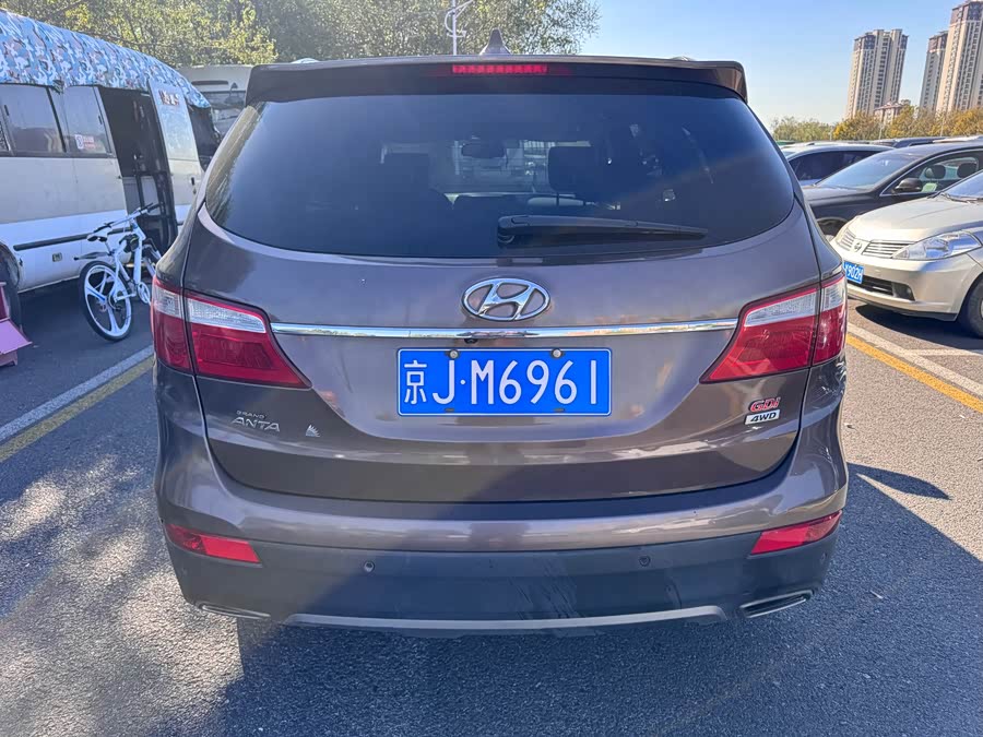 Hyundai Grand Santa Fe 2016 car image #6