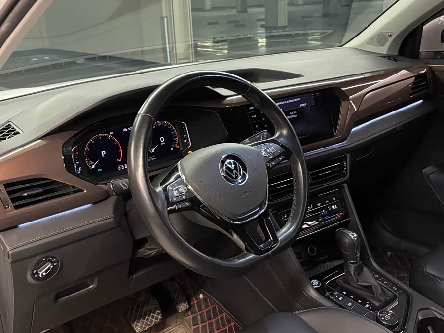 Volkswagen Tharu 2020 car image #6