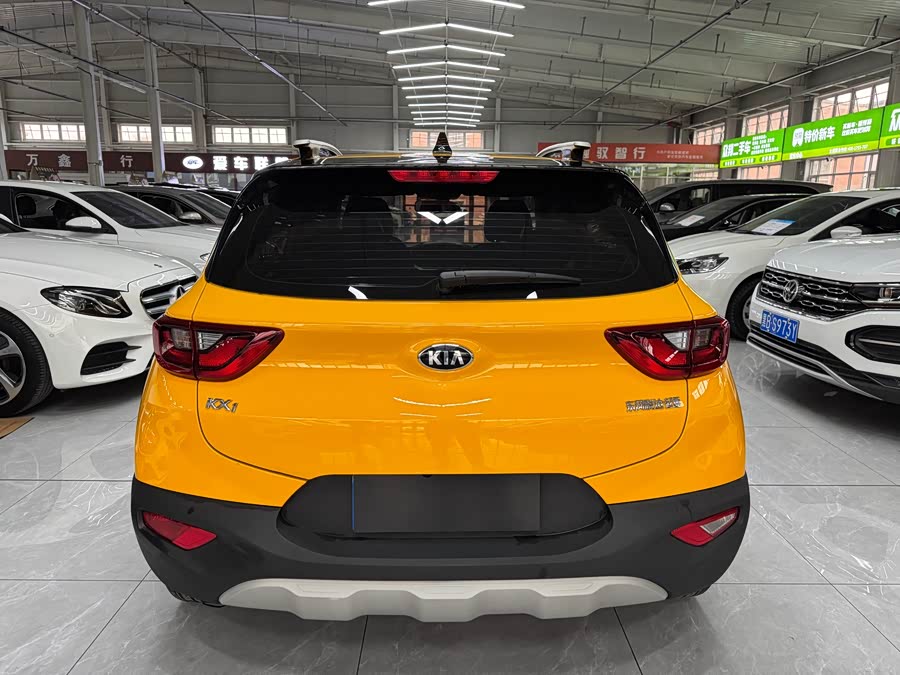 Kia 2021 car image #6