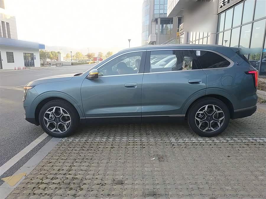 Jetour X70L 2025 #6 Jetour X70L 2025 car image #6