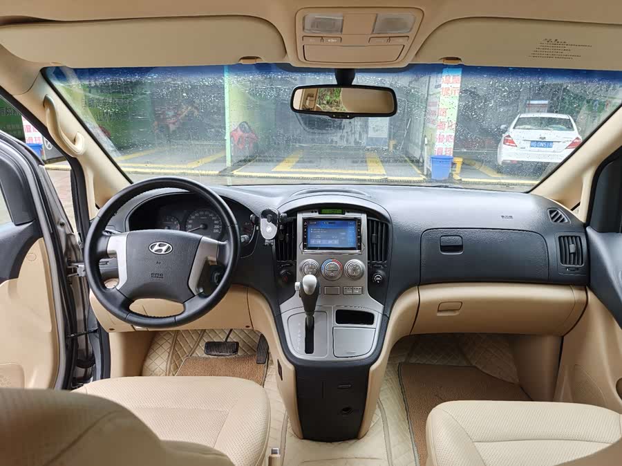 Hyundai H-1 2013 car image #6