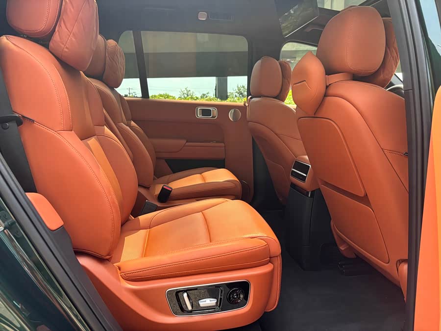 理想汽车 理想MEGA 2025 汽车图片 #6