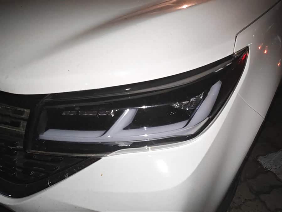 Forthing T5 2019 #6 Forthing T5 2019 صورة سيارة #6