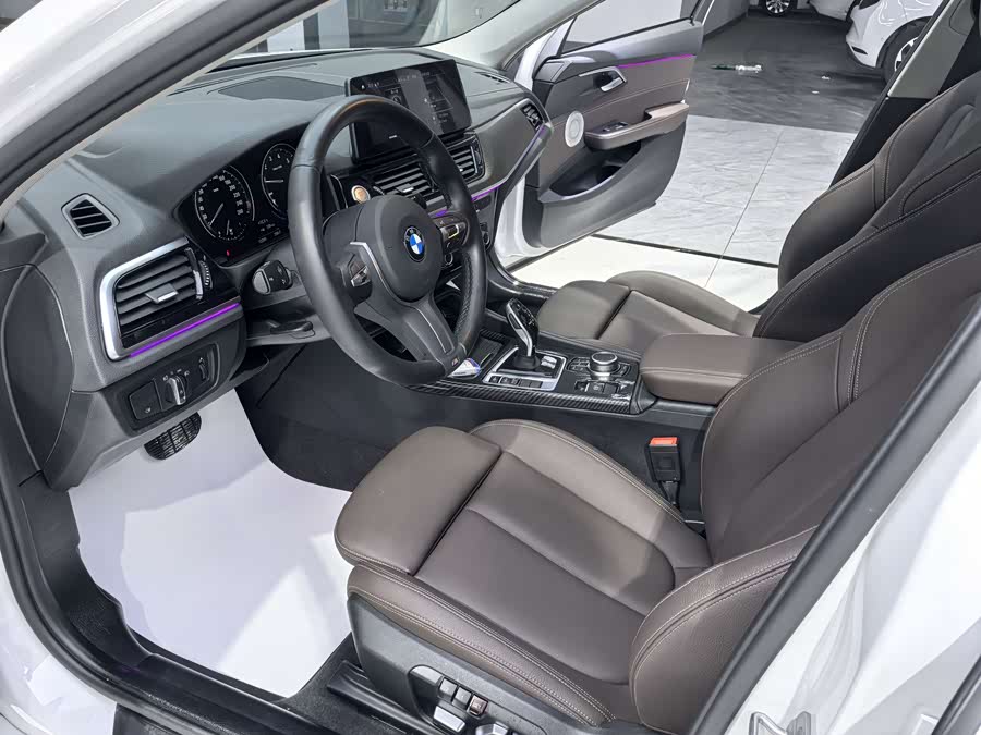 BMW 1 Series 2023 صورة سيارة #6