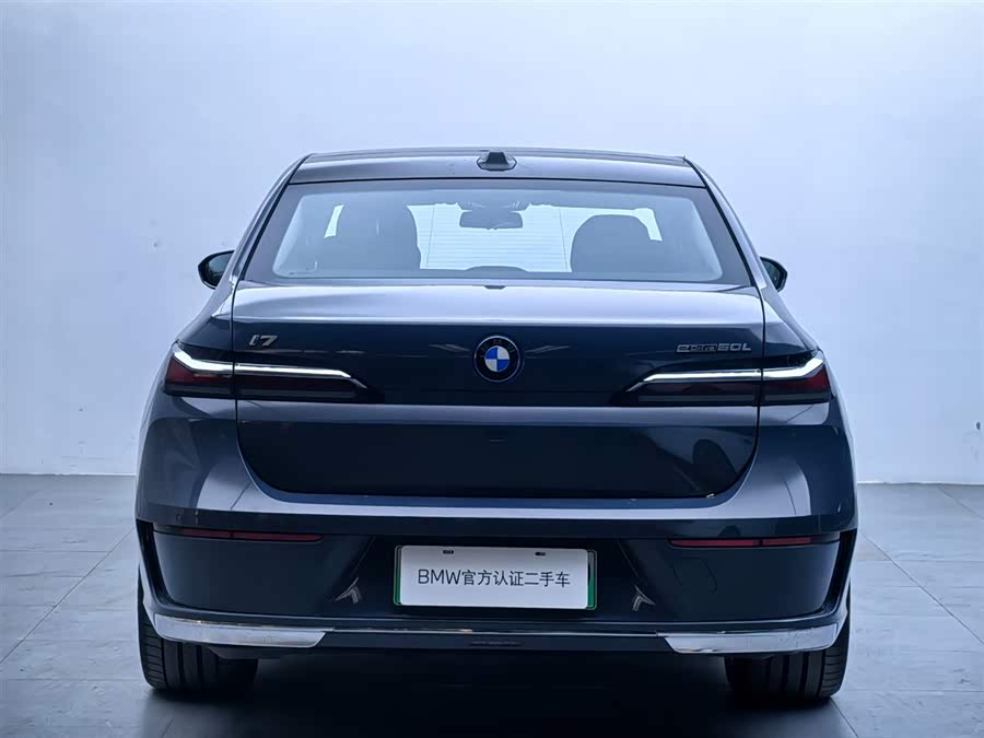 BMW i7 2024 car image #6