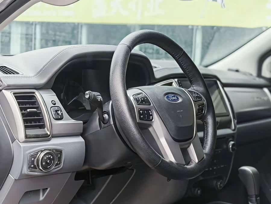 Ford Everest 2016 car image #6