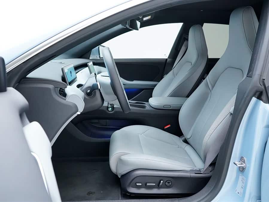 NIO ET5 2025 car image #6