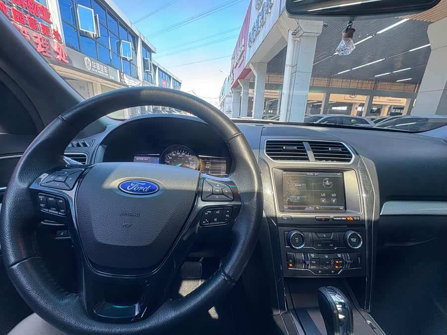 Ford Explorer (Imported) 2016 car image #6