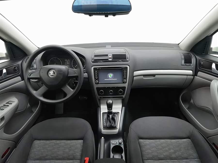 Skoda Octavia 2013 car image #6
