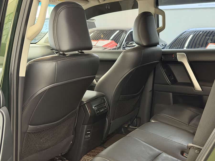 Toyota Land Cruiser Prado 2016 #6 Toyota Land Cruiser Prado 2016 car image #6