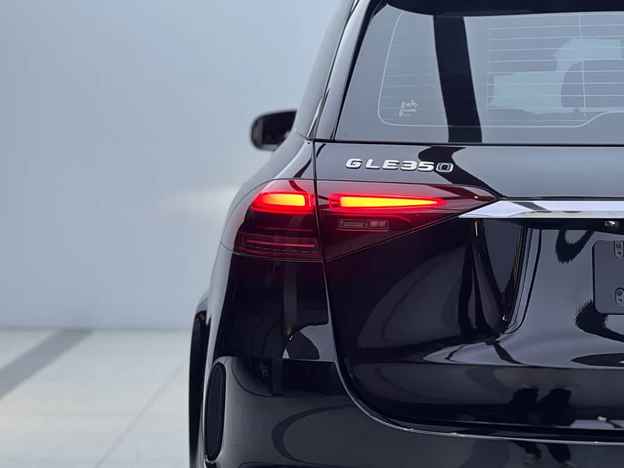 Mercedes-Benz GLE Class 2025 صورة سيارة #6