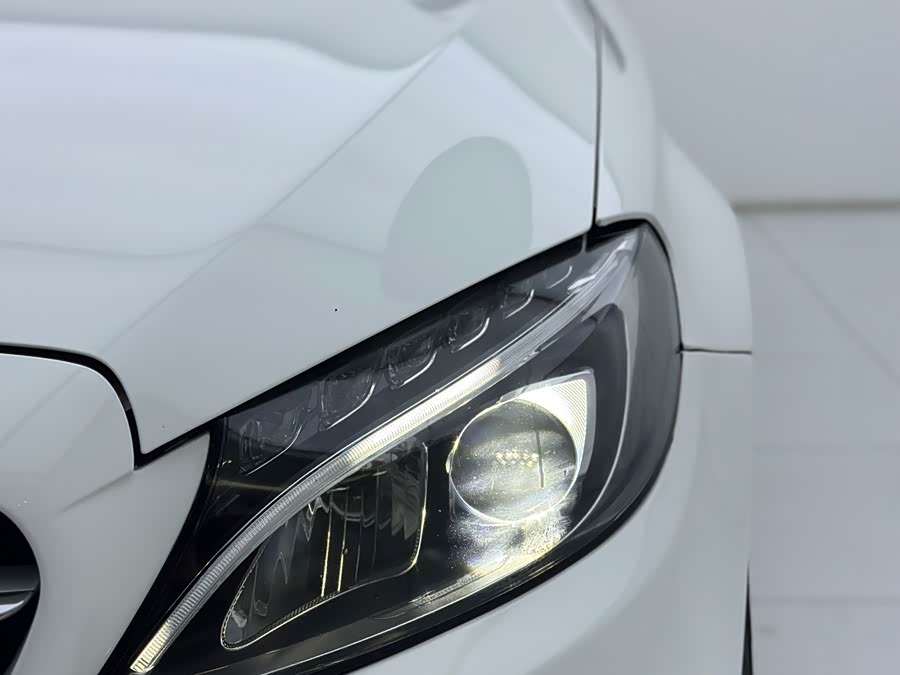 Mercedes-Benz C Class 2016 car image #6