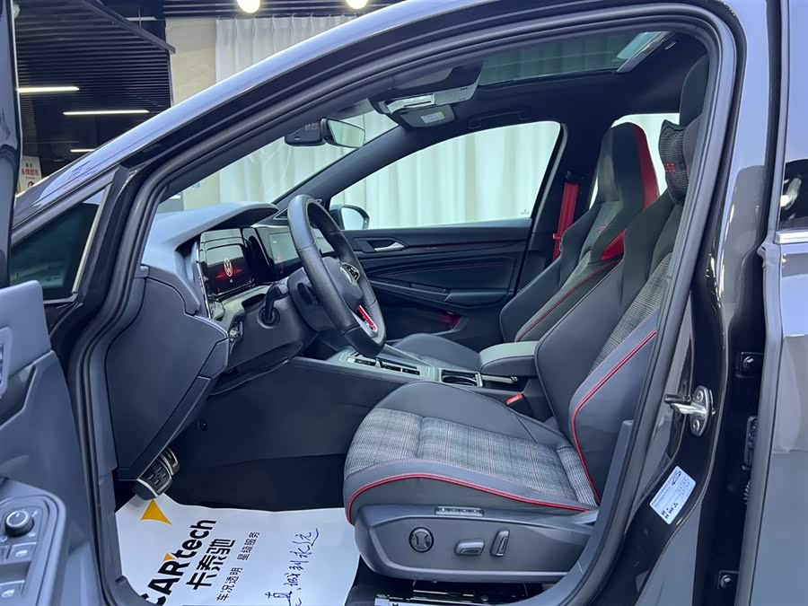 Volkswagen GolfGTI 2025 car image #6