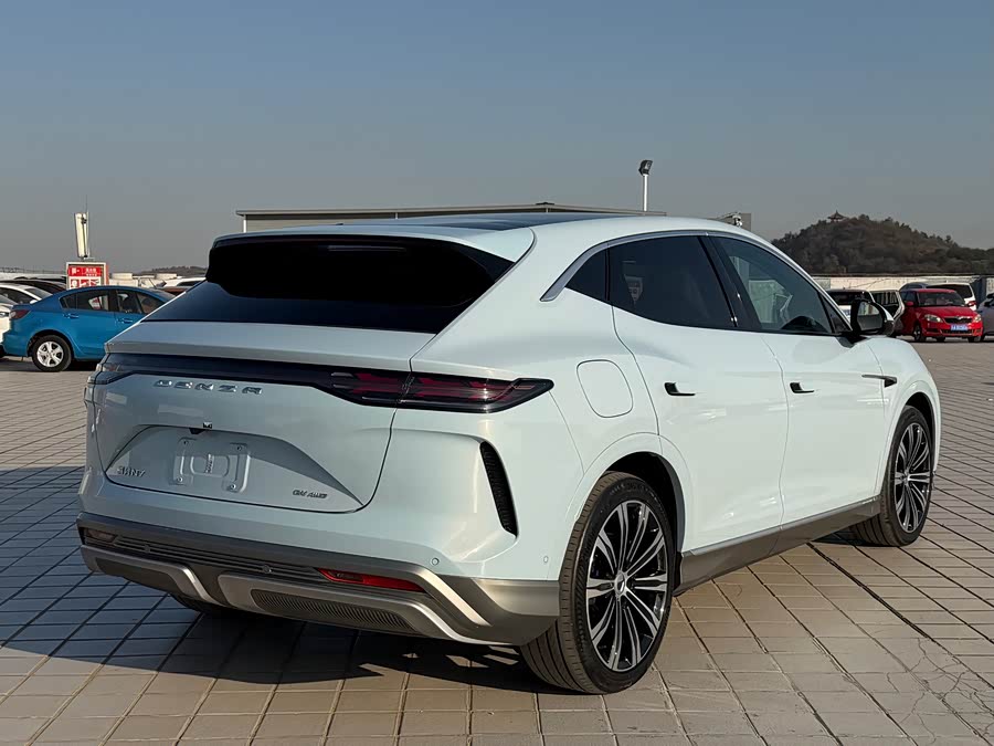 Denza N7 2023 car image #6