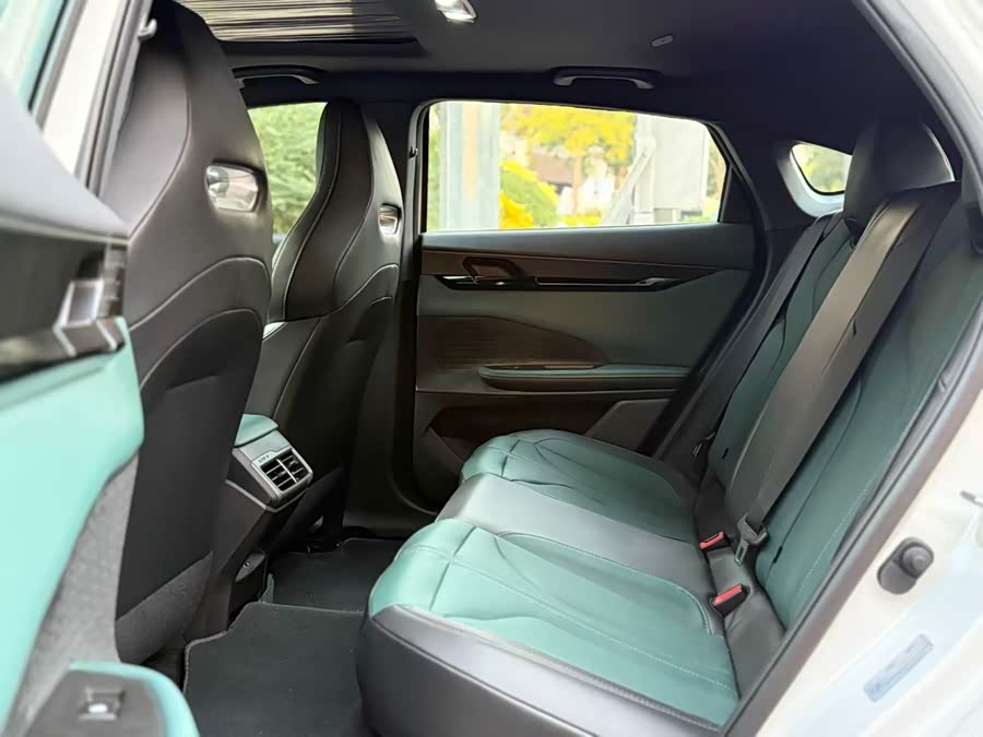 Changan UNI-V iDD 2025 car image #6